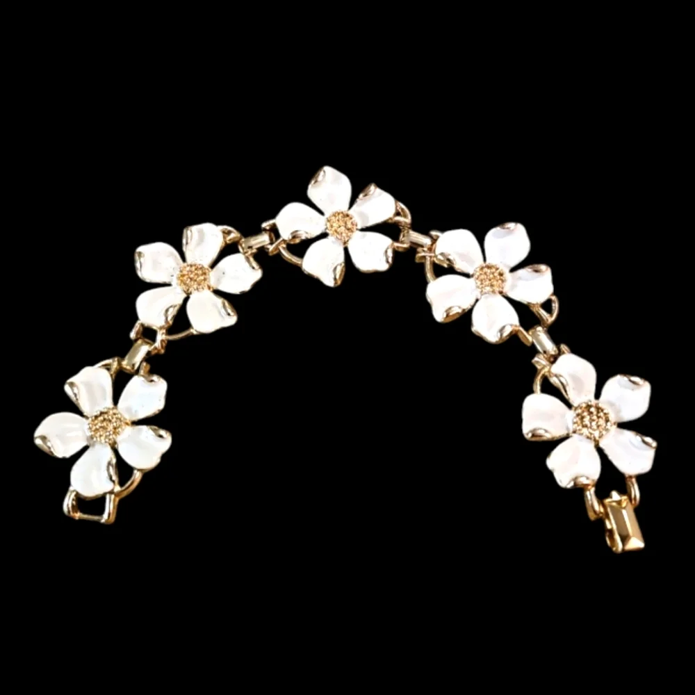 Vintage & Rare Signed Emmons Gold Tone White Enamel Flower Links Bracelet.